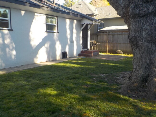 Photo - 1211 Laburnum Ave