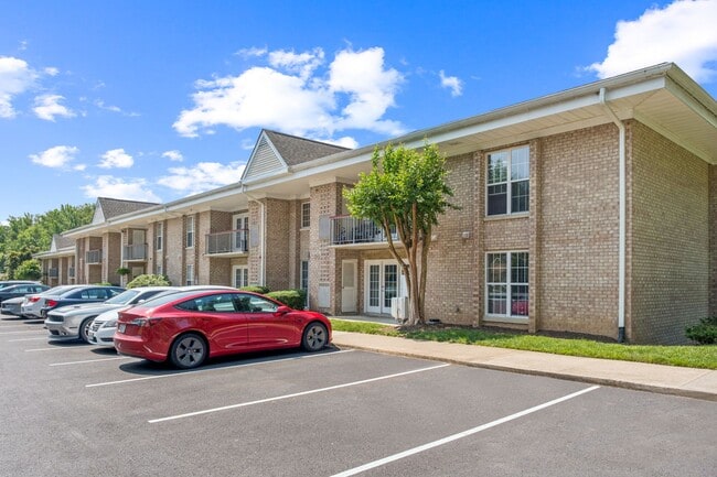 Photo - Shenandoah Station