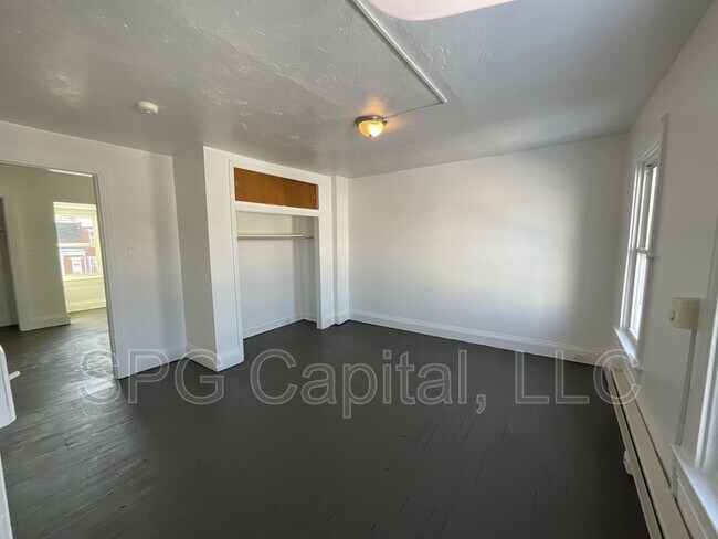Photo - 277 W Jackson St