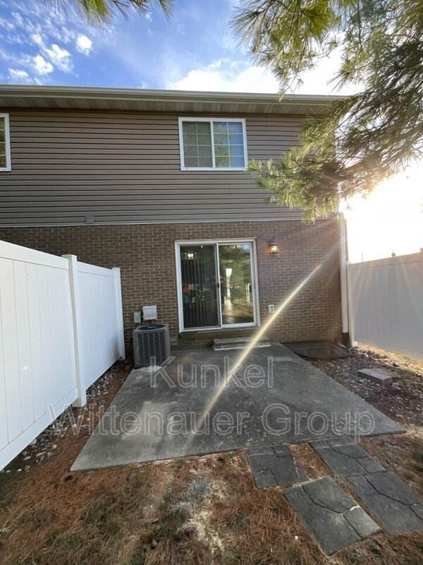 Photo - 704 Fountain View Dr