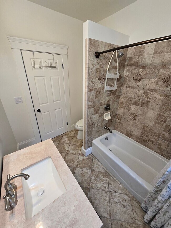 Photo - 548 19th St Apartamento Unidad 548