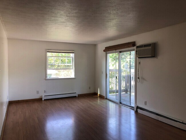 Photo - 1201 Greenwood - 2 Blocks from WMU Campus! Unit 304