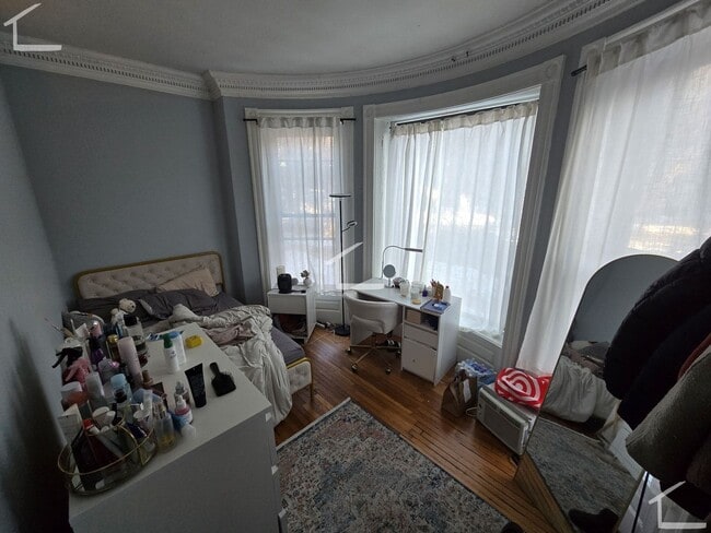 Photo - Beautiful 4 Bed/ 2 Bath