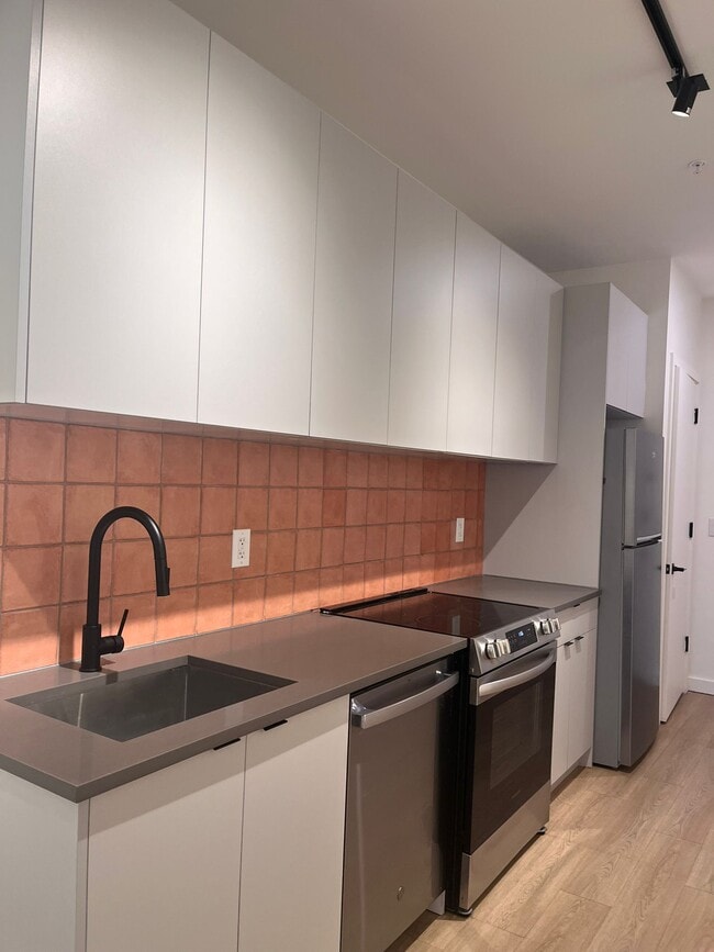 Photo - 329 Pacific Ave