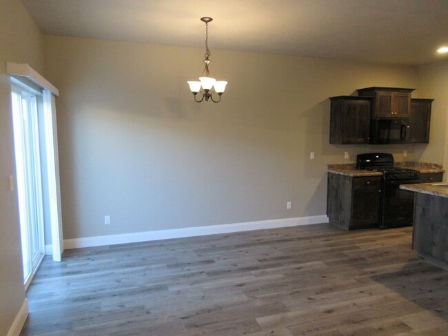 Photo - Newer Town home living in the heart of Cedar City!