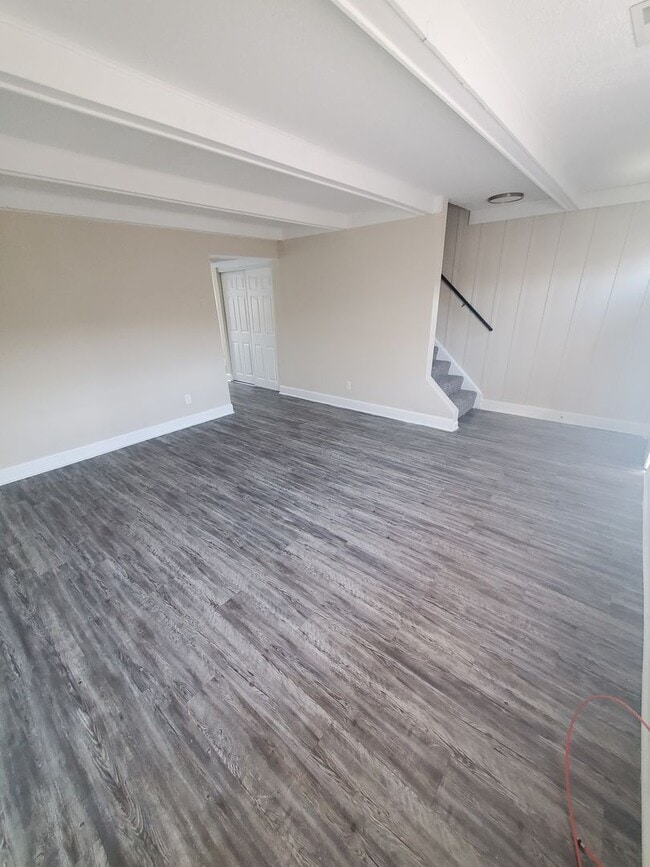 Photo - Saratoga Apartments - STA