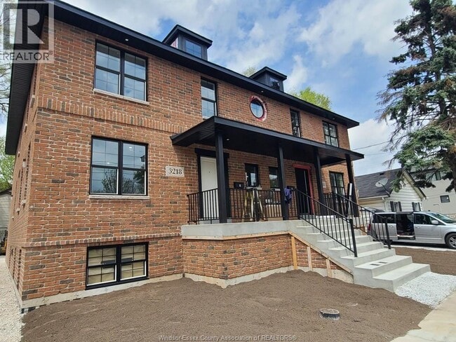 Photo - 3218 Baby St