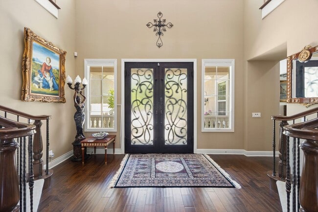 Photo - Exquisite Luxury Living in the Moorpark Co...