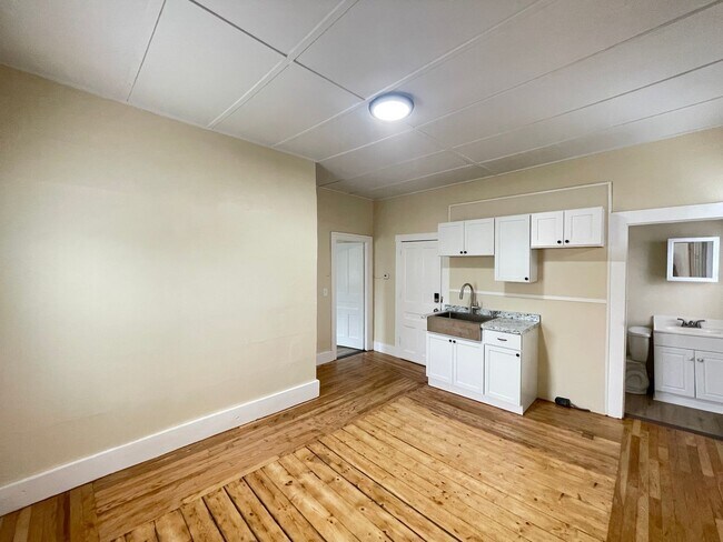 Photo - 13 Spring St Unit 2