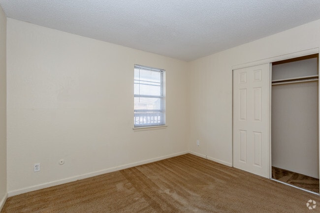 1BR, 1BA - 528 SF - Maple Estates