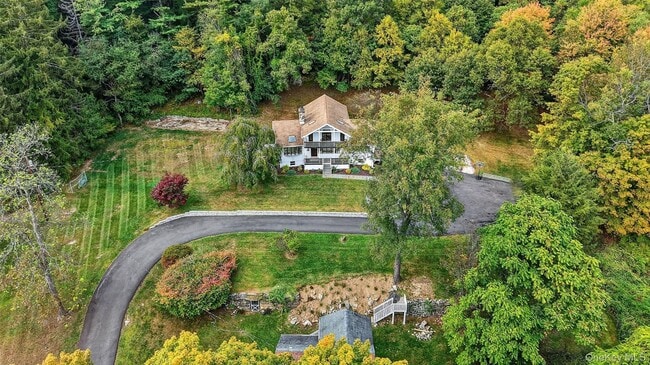 Photo - 602 Oscawana Lake Rd