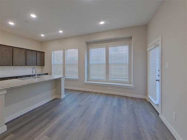 Photo - 310 Lincoln Cir