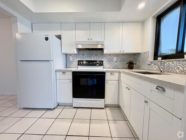 Building Photo - 305 SE 9th Ave Unit 13 Rental