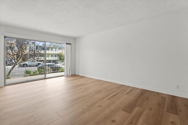 Photo - 934 6th St