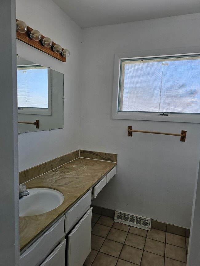 Photo - 5002 Pineridge Ave