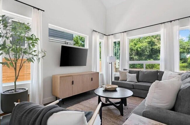 Photo - 1126 Linden St Casa