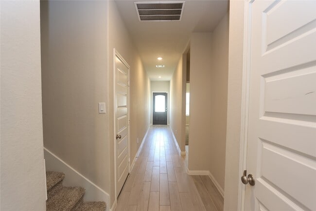Photo - 7219 Toluca Dr