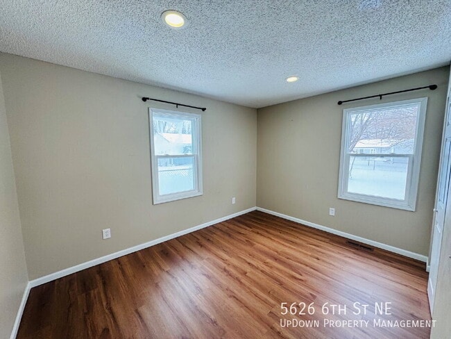 Photo - 5626 6th St NE