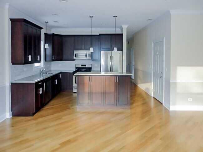 Photo - 3231 N Kenmore Ave Unidad 3