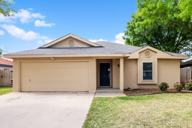 Building Photo - 1312 Nelson Pl