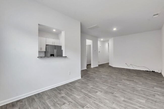 Photo - Beautiful 3 BR / 2.5 BA Townhome with Patio & Community Amenities $1,725/mo rent**