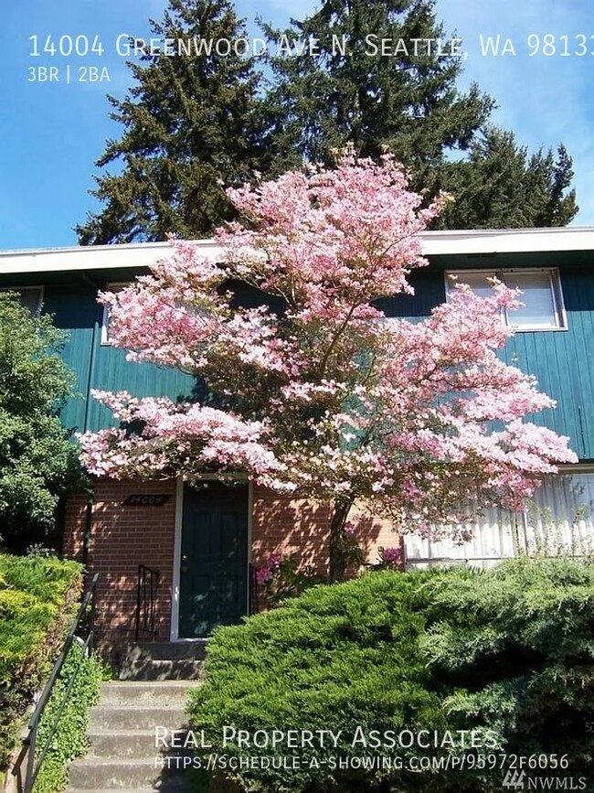 3-Bedroom Townhome in North Greenwood/Broa... - 3-Bedroom Townhome in North Greenwood/Broa...