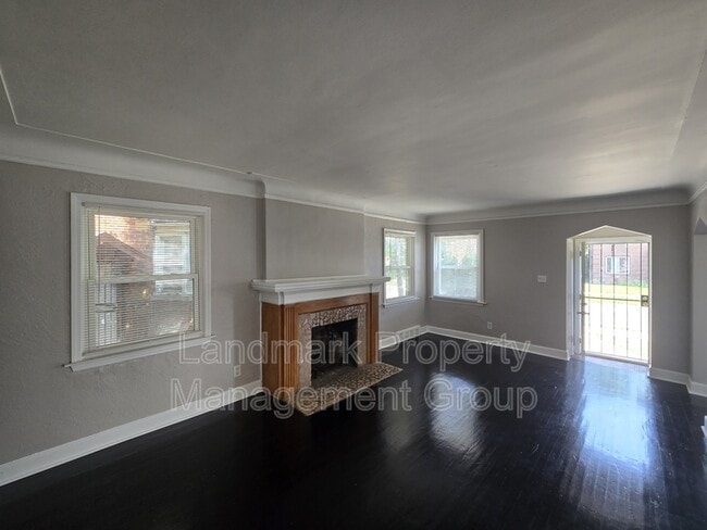 10391 Roxbury St
