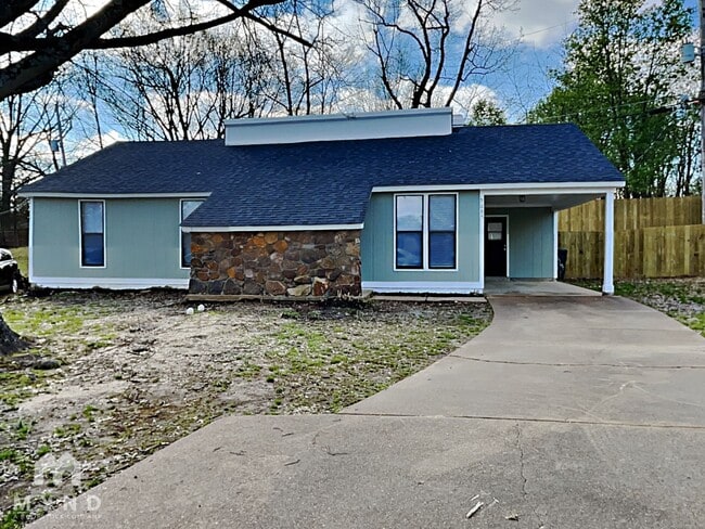 Building Photo - 5685 Burnette Cove