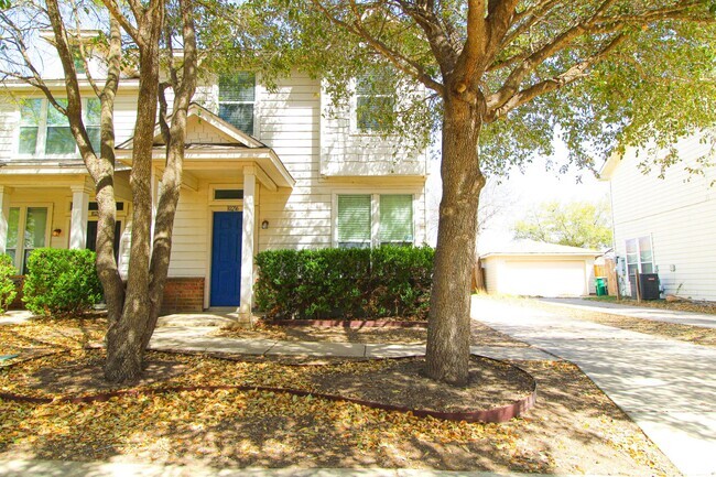 Building Photo - 10216 Lateleaf Oak Rental