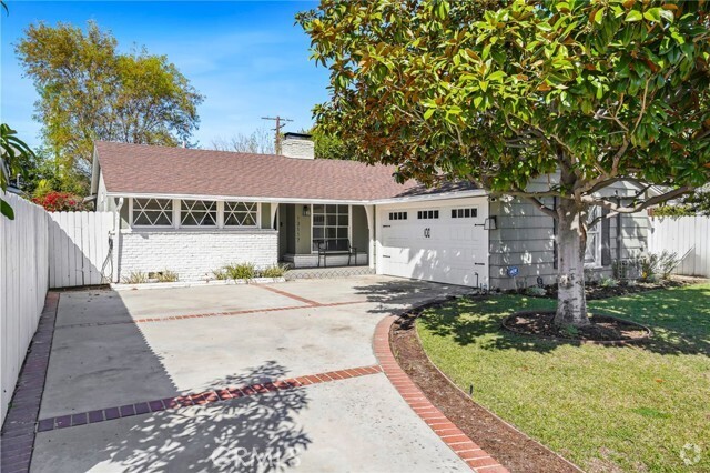 Building Photo - 13117 Huston St Rental