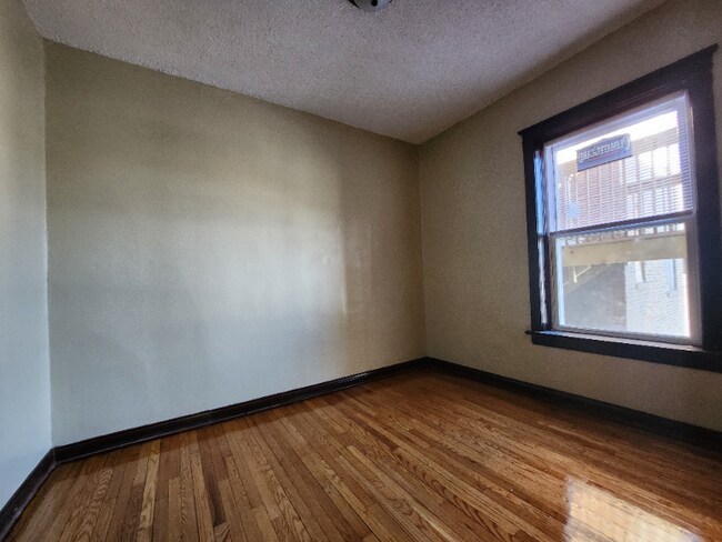 Photo - 953 N Pine Ave Unidad 1