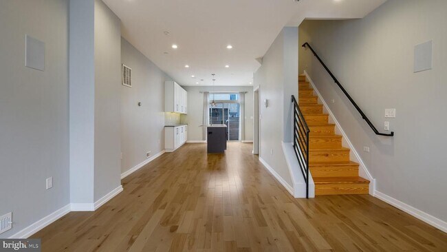 Photo - 1912 Gerritt St