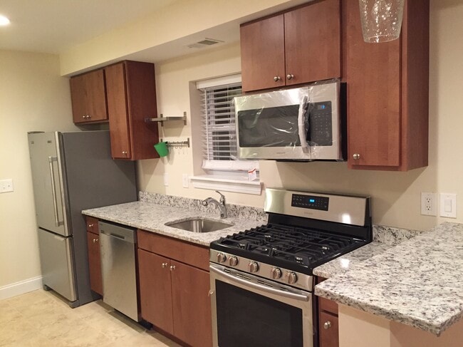 Photo - Naylor Rd Apts