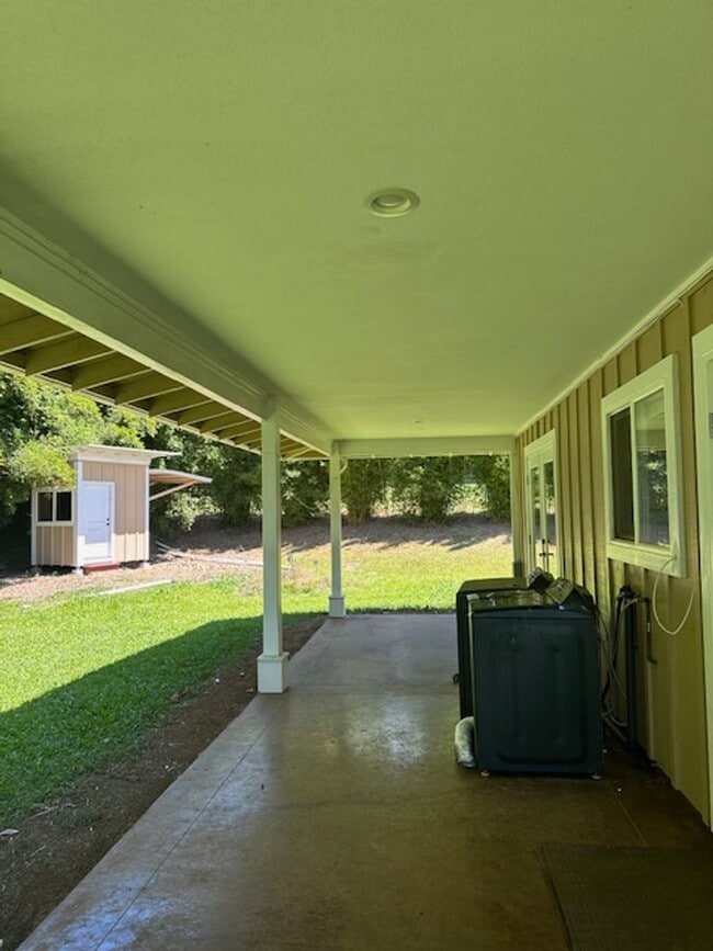 Building Photo - 57 Awalau Rd Unit 57 Awalau Rd - Main 2Bd 1Bd Rental