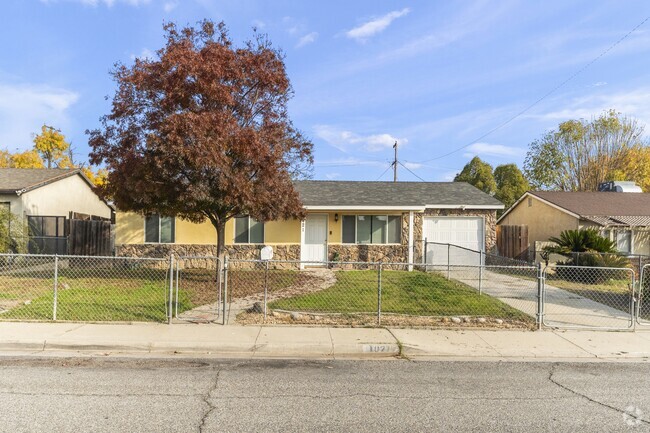 Building Photo - 1021 Blossom St Rental