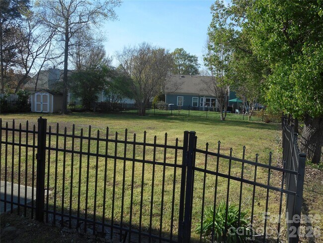 Photo - 8431 Leeper Dr