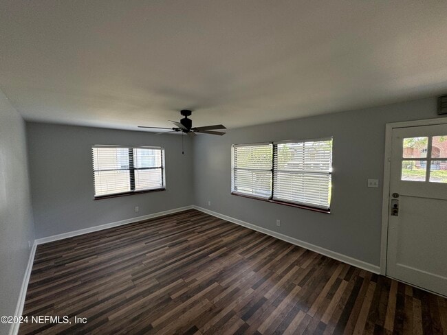 1284 Ingleside Ave