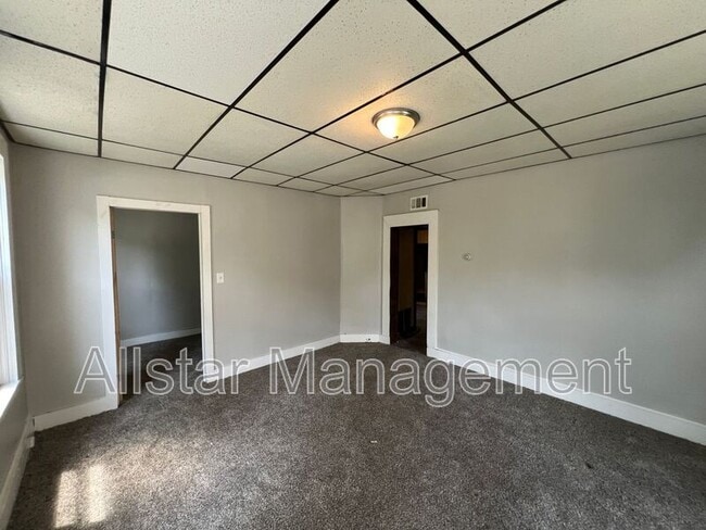 Photo - 5915 Cable Ave