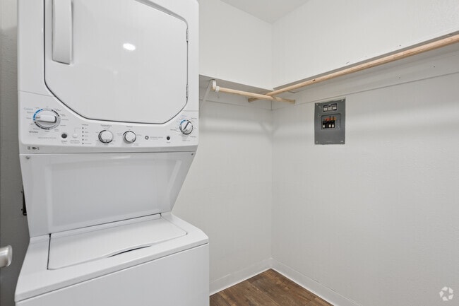 Sierra Peak 2BR, 2BA - 1,032SF - Laundry Room