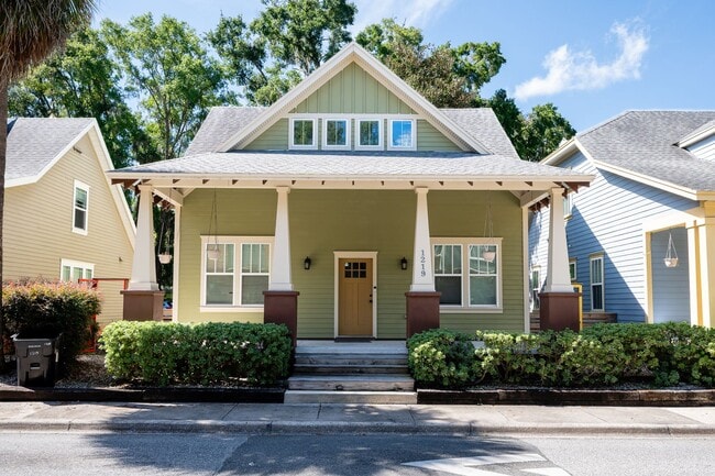 Building Photo - 5x5 in Carvers Corner ! NOW LEASING FOR FALL 2026