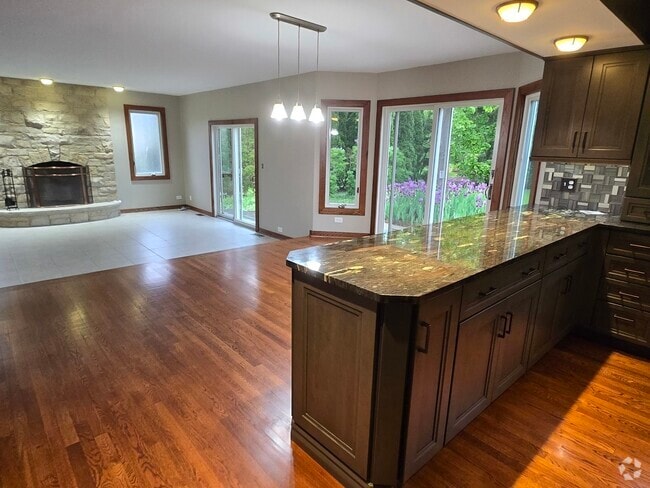 Building Photo - 25805 N Arrowhead Dr Rental