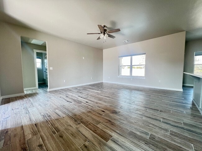 Photo - 2184 Hilltop Ln