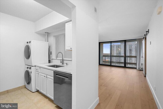 Photo - 5505 Seminary Rd Unit 1608N