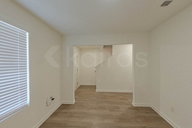 Photo - 113 Flat Rock Ml Trl