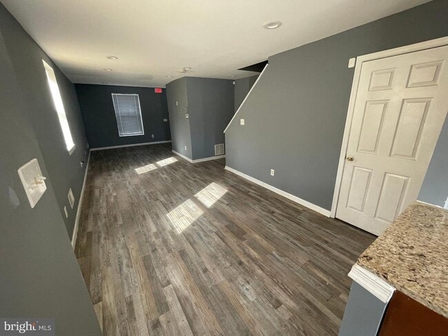 Building Photo - 2133 W Mulberry St