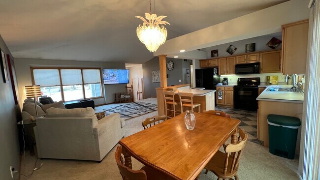Photo - 707 5th Ave NW