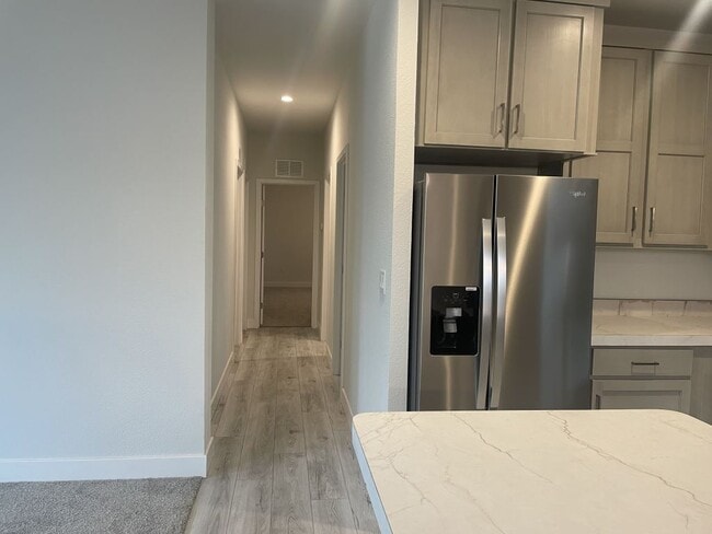 350 S Willow Ave