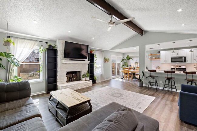 Photo - 805 Garden Path Dr