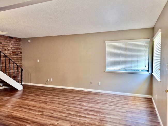 Photo - LUXURY AUBURN GREENS TOWNHOUSE UNIT w/GARAGE