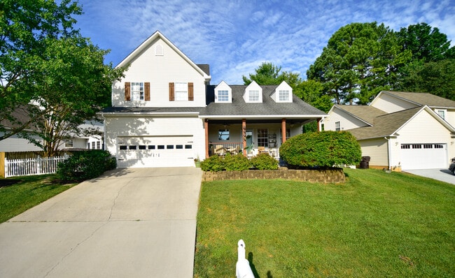 Photo - 1204 Edenbridge Way